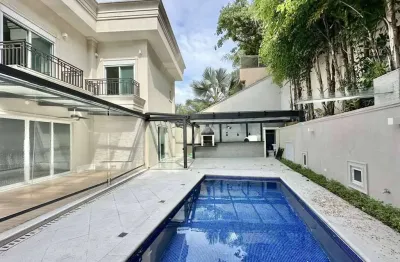 Casa (Em condomínio), com 4 quartos e 6 banheiros à Venda, 468 m² em Cotia/SP
