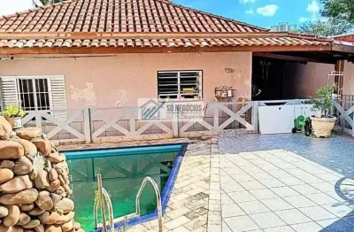 Casa com Piscina e Edícula na Vila Sônia | 4 Dorms | Próx. Metrô Chácara do Jockey | Alto Potencial de Valorização