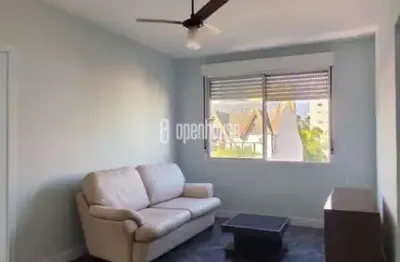 Amplo apto com 3 dorms, 1 vaga coberta e 2 banheiros