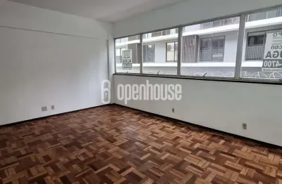 Sala comercial para alugar na Rua Vinte e Quatro de Outubro, 1557, Auxiliadora, Porto Alegre