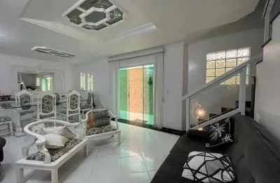 Sobrado na encruzilhada, 3 quartos (3 suítes), edícula, área gourmet, 2 vagas