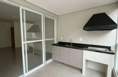 Apartamento na quadra da Praia com 2 suítes no Boqueirão em Santos/SP
