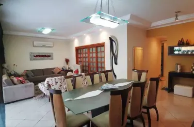 Apartamento amplo à Venda | 4 dormitórios | 215 m² | 2 Vagas | 1 quadra da praia | Aparecida /Santos-sp