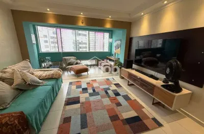 Apartamento amplo, perto da praia e com móveis planejados, contando com: