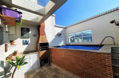 Cobertura Duplex 3 Dormitórios com Piscina e Churrasqueira, 2 vagas de garagem paralelas à Venda no Marapé - 208m²