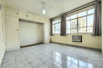 Apartamento Tipo Sala Living à Venda na Ponta da Praia, Santos/SP – 1 Vaga – Ideal para Moradia ou Airbnb