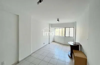 Comprar apartamento em andar alto, 90 m², com vista mar na sala e nos 2 quartos, no embaré