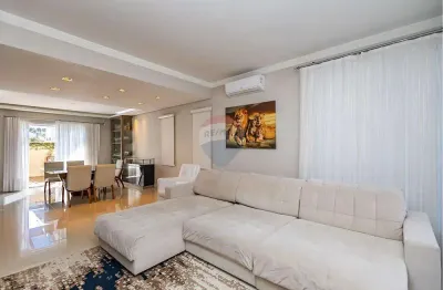 Casa de alto padrão em condomínio fechado – santo inácio/curitiba