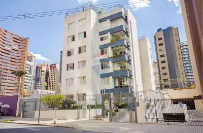 Apartamento a venda com 3 quartos, 1 suíte e 1 vaga de garagem no batel!