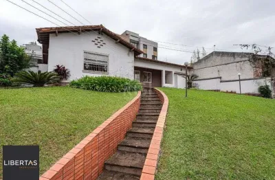 Casa com 3 quartos à venda na Rua Riveira, 562, Petrópolis, Porto Alegre
