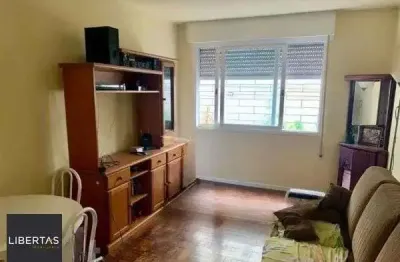 Apartamento no Petrópolis de 2 dormitórios e 2 vagas DESOCUPADO