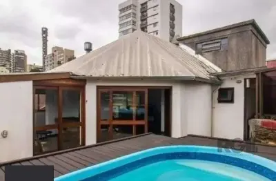 Cobertura no bairro petrópolis de 2 dormitórios 2 vagas e piscina