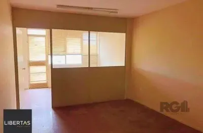 Sala comercial no partenon com 32m² e sacada fundos