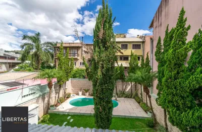 Sobrado de 3 dormitórios e 4 vagas no Alto Petrópolis para alugar