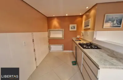 Ampla cobertura com 123m², 2 dormitórios, 1 vaga coberta por convenção.