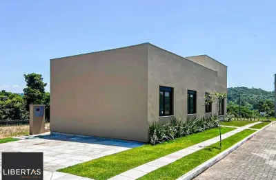 Casa térrea com 100m² privativo, em condomínio fechado na estrada jorge pereira