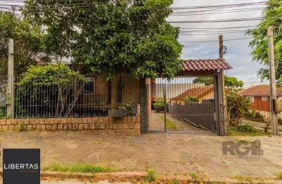 Casa com 4 quartos à venda na Rua Antônio Josephino Perrone, 243, Espírito Santo, Porto Alegre