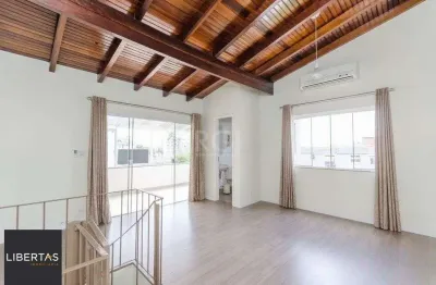 Cobertura semi mobiliada com 2 dormitórios, terraço com churrasqueira e 1 vaga d