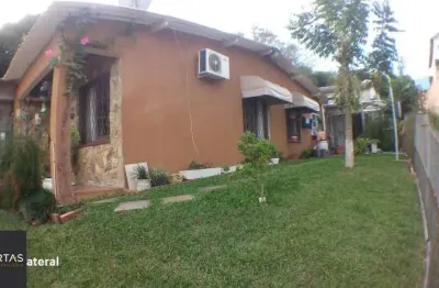 Ótima casa 3 dormitórios sendo 1 suíte e salão de festas