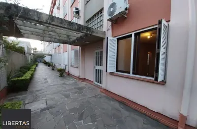 Apartamento térreo, 2 dormitórios. 2 banheiros, demais peças, menino deus