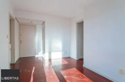 Apartamento de 2 quartos, 76m² privativos e 1 vaga de garagem junto ao carrefour