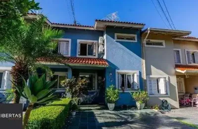 Casa sobrado em condomínio fechado na vila nova de 3 dormitórios e 2 vagas