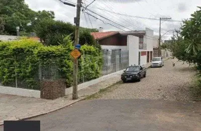 Excelente casa térrea mais um loft construído em edícula anexa, com pátio.