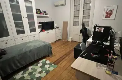 Casa em alvenaria, próxima à 24 de outubro, com a seguinte composição