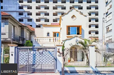 Casa com piscina e 5 vagas em frente ao zaffari na luiz afonso