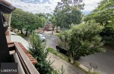 Casa com 3 quartos à venda na Rua Itapitocaí, 1031, Cristal, Porto Alegre