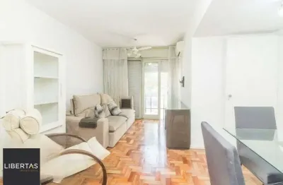 Apartamento de 2 dormitórios com sacada e 1 vaga no petrópolis.