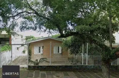 Casa de alvenaria, 03 dormitórios próximo a av. teresópolis