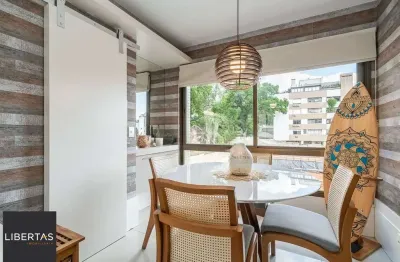 Apartamento de 3 dormitórios com 1 suíte, semimobiliado.