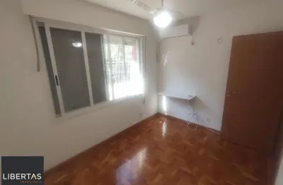 Apartamento mobiliado no bom fim de 2 dormitórios desocupado