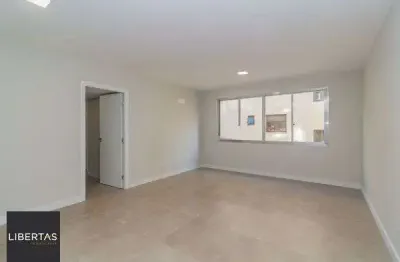 Apartamento reformado com 3 quartos, suíte e 2 vagas – 113 m² -  mont serrat