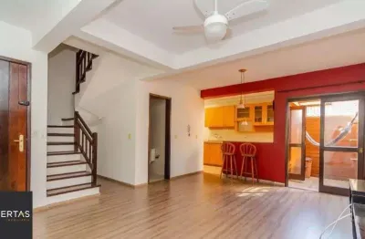 Casa em condomínio com 3 dormitórios, 1 suíte, 2 vagas, terraço com churrasqueir