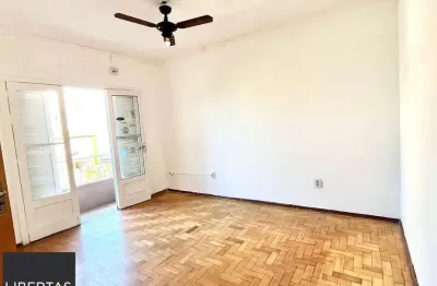 Apartamento 2 dormitórios com sacada e pátio - excelente localização