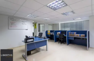 Andar inteiro mobiliado com 215 m² para até 60 pessoas
