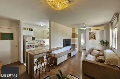 Apartamento 2 dormitórios mobiliado com vaga e elevador no alto petrópolis