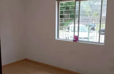 Apartamento térreo com 2 dormitórios no bairro parque dos maias