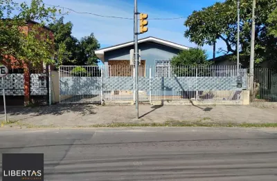 Casa térrea 3 dormitórios com 2 vagas cobertas e demais descobertas no bairro cr