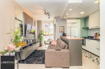 Apartamento dois dormitórios 68,00m² no bairro glória