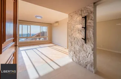 Apartamento com 3 suítes com vista e totalmente reforamdo no moinhos de vento