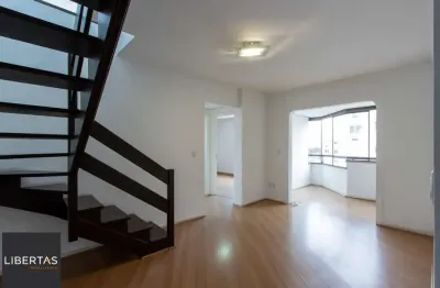 Cobertura com 137m², no bairro cristal, de 2 dormitórios, sento uma suíte, ampla