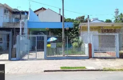 Casa residencial aconchegante com ampla área da lazer com churrasqueira.