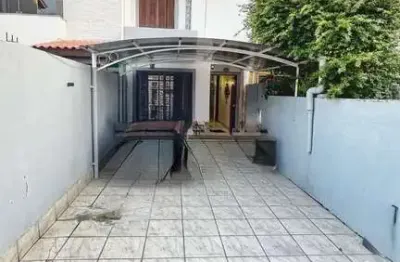 Casa com 2 quartos à venda na Rua José Antônio Chaise, 60, Hípica, Porto Alegre