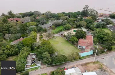 Terreno com edificações para múltiplos negócios lucrativos.