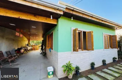 Casa com 2 quartos à venda na Beco Calábria, 06, Lageado, Porto Alegre