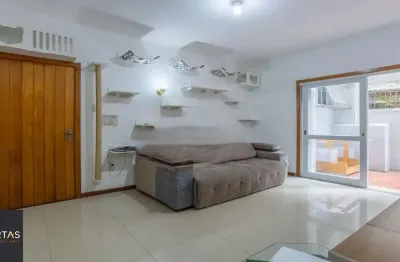 Apartamento de 2 dormitórios no centro histórico de poa