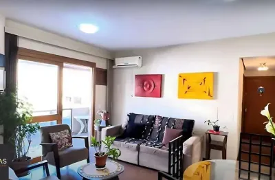 Vende-se apartamento com 3 quartos(1 suíte), sacada, churrasqueira e 1 vaga – 12